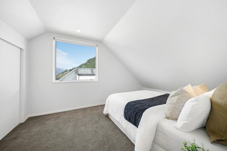 Photo of property in 4a Dart Place, Fernhill, Queenstown, 9300