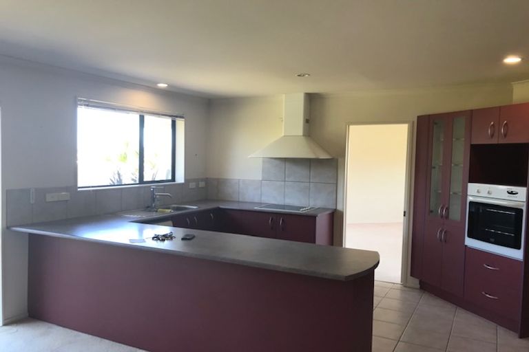 Photo of property in 24 Woodcroft Way, Pukekohe, 2120