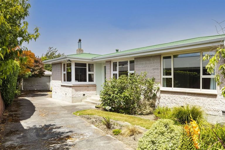 Photo of property in 38 Cutts Road, Russley, Christchurch, 8042