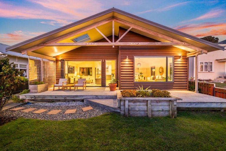 Photo of property in 43 Moana Road, Plimmerton, Porirua, 5026