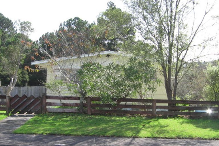 Photo of property in 45 Allington Road, Massey, Auckland, 0614