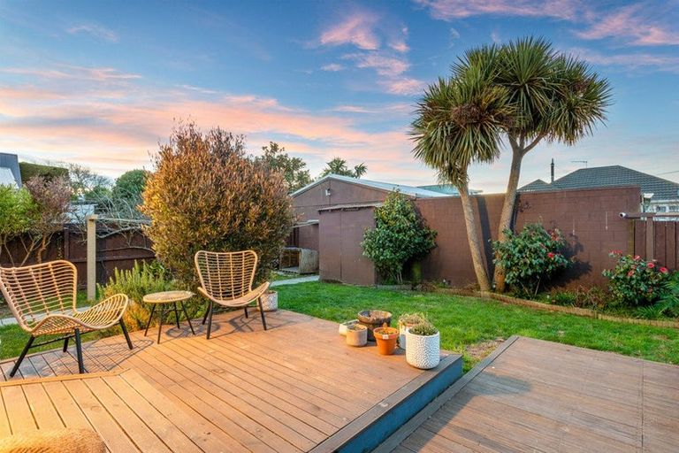 Photo of property in 56 Effingham Street, North New Brighton, Christchurch, 8083