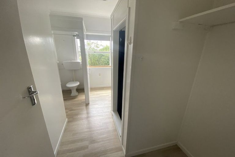 Photo of property in 40 West Coast Road, Glen Eden, Auckland, 0602