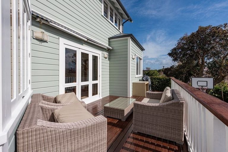 Photo of property in 5-7 Mahoe Street, Eastbourne, Lower Hutt, 5013