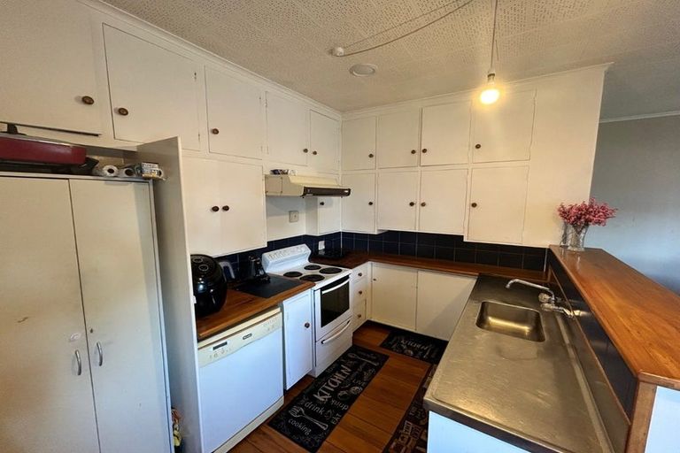 Photo of property in 24 Jensen Street, Hokowhitu, Palmerston North, 4410