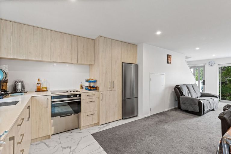 Photo of property in 4/21 Titoki Street, Te Atatu Peninsula, Auckland, 0610