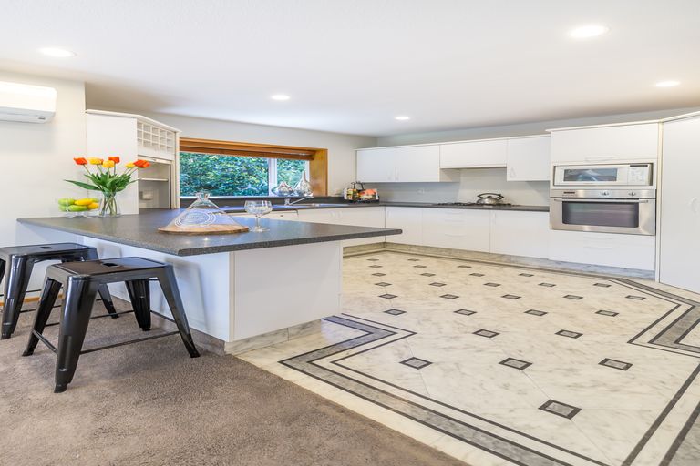 Photo of property in 376a Memorial Avenue, Burnside, Christchurch, 8053