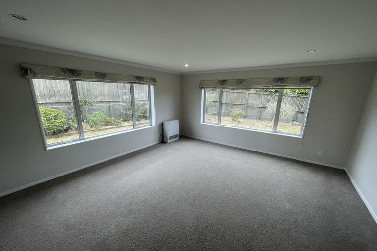 Photo of property in 24 Havana Rise, Grenada Village, Wellington, 6037