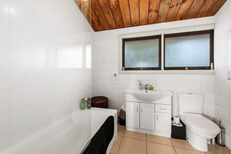 Photo of property in 54 Aniseed Grove, Timberlea, Upper Hutt, 5018