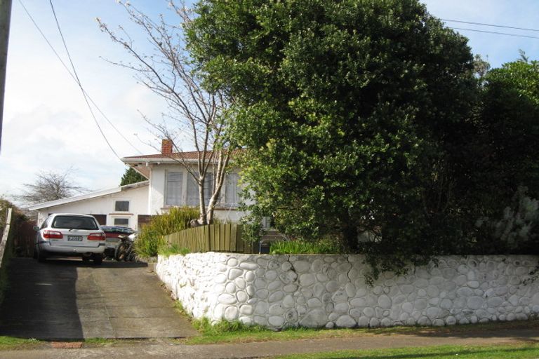 Photo of property in 14 Mayne Street, Waitara, 4320