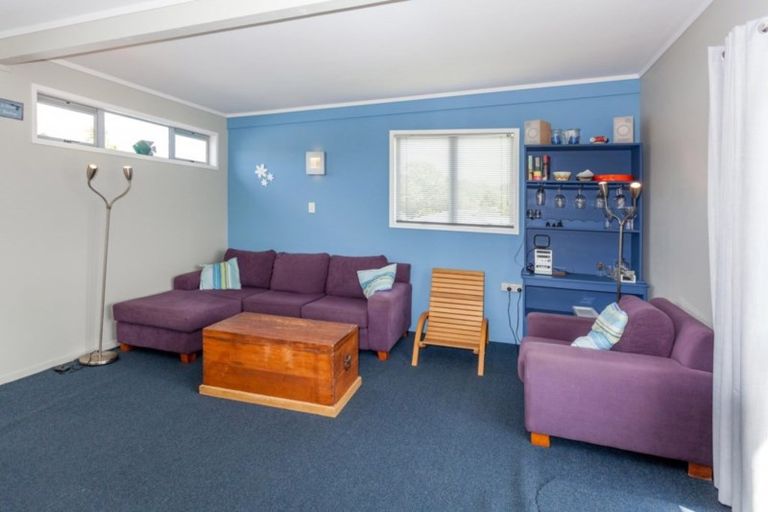 Photo of property in 15 Hicks Place, Cooks Beach, Whitianga, 3591