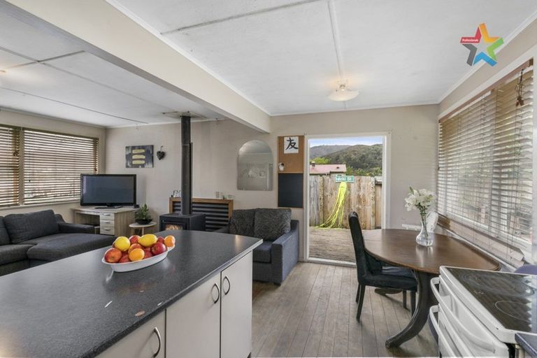 Photo of property in 3 Logie Street, Stokes Valley, Lower Hutt, 5019