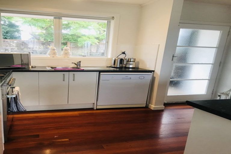 Photo of property in 4/54 Richards Avenue, Forrest Hill, Auckland, 0620