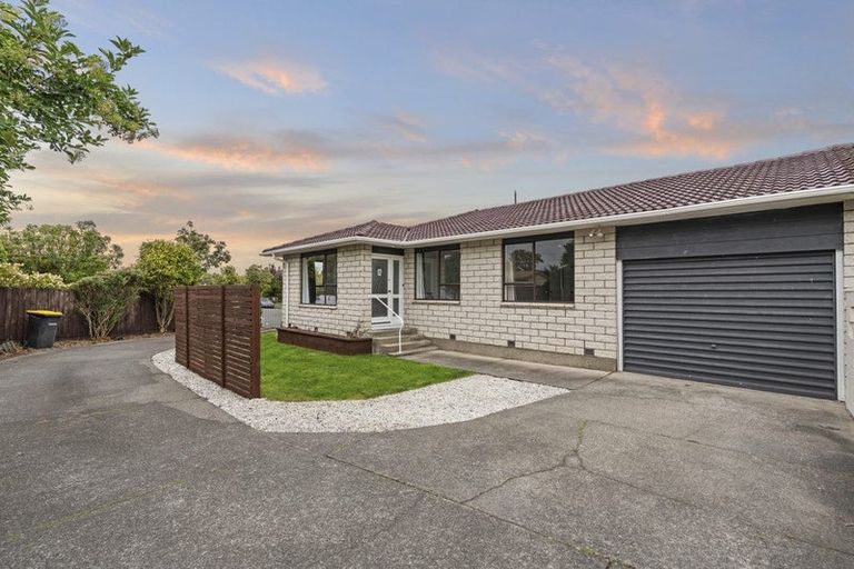 Photo of property in 1/22 Camrose Place, Ilam, Christchurch, 8041