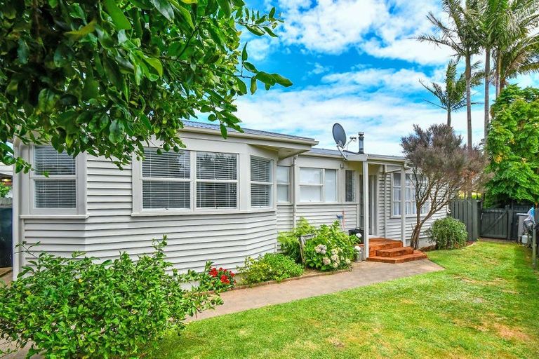 Photo of property in 11a Youngs Road, Papakura, 2110