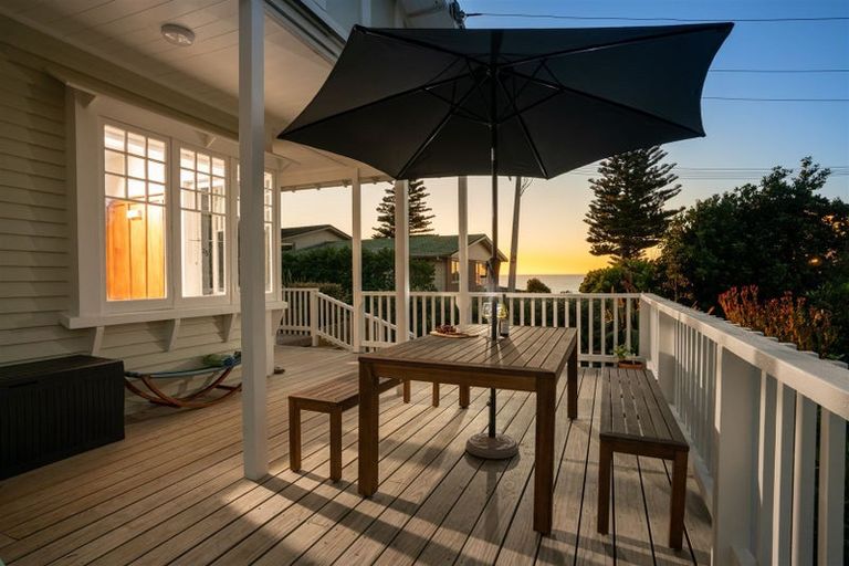 Photo of property in 25 Beach Road, Paekakariki, 5034