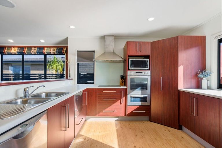 Photo of property in 16 Braddock Grove, Pauanui, Hikuai, 3579