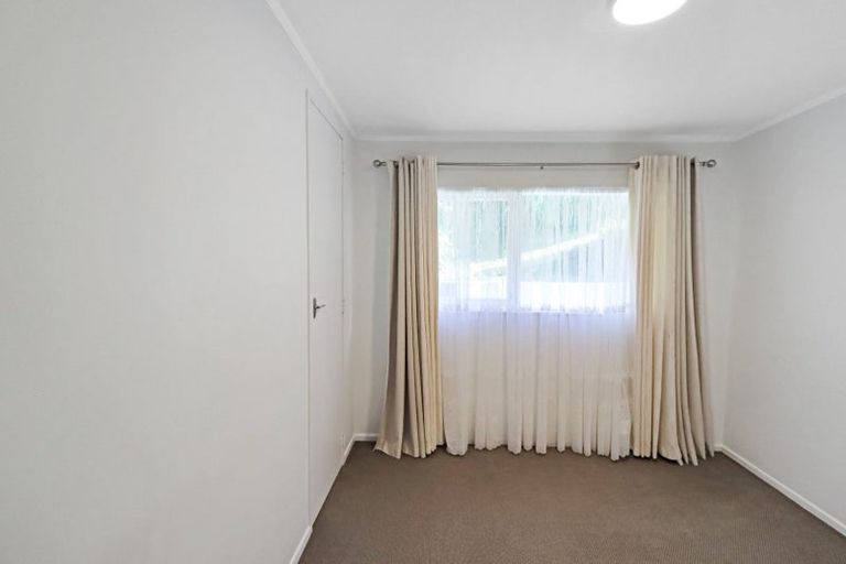 Photo of property in 19 Churton Drive, Churton Park, Wellington, 6037