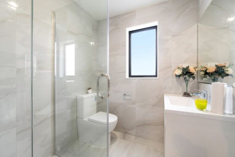 Photo of property in 33b Crestview Rise, Papakura, 2110