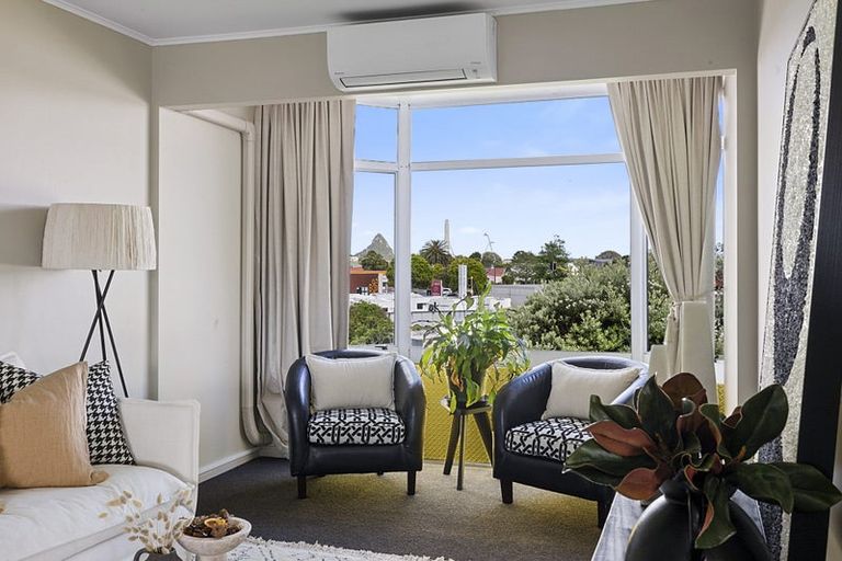 Photo of property in 4/184 Powderham Street, New Plymouth, 4310