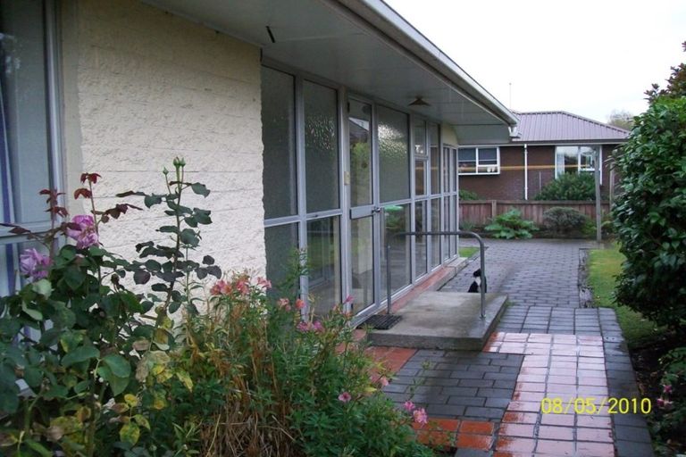 Photo of property in 2/23 Crofton Road, Harewood, Christchurch, 8051