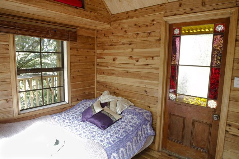 Photo of property in 126 Lone Kauri Road, Karekare, Auckland, 0772