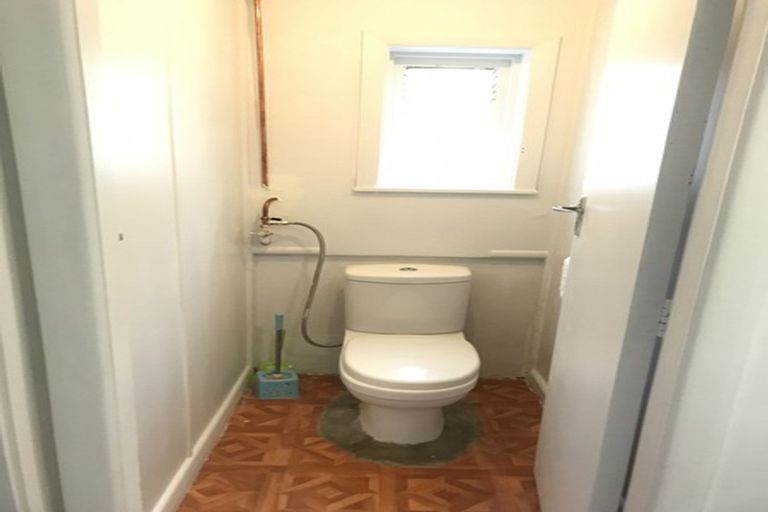 Photo of property in 7 Waterfront Road, Mangere Bridge, Auckland, 2022