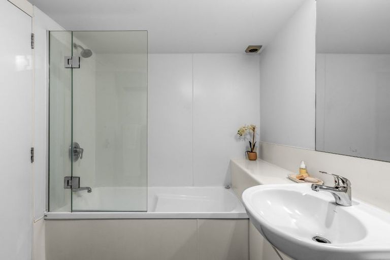 Photo of property in 6/86 Brockworth Place, Riccarton, Christchurch, 8011