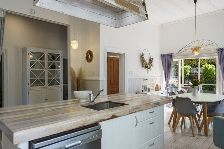 Photo of property in 1 Latham Street, Napier South, Napier, 4110