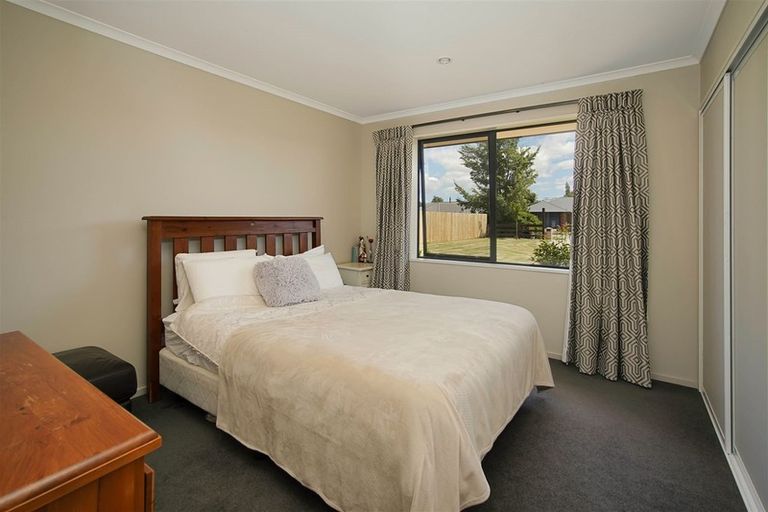 Photo of property in 6 Willowside Place, Amberley, 7410