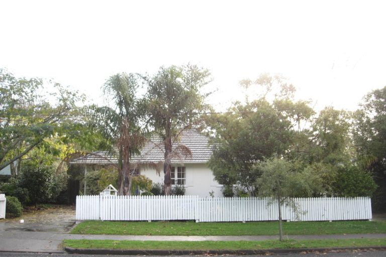 Photo of property in 2/20 Sale Street, Cockle Bay, Auckland, 2014