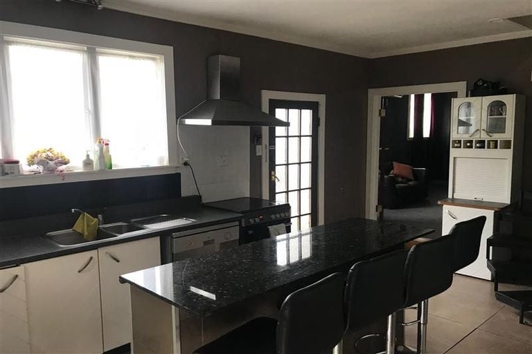 Photo of property in 3 Smale Terrace, Hospital Hill, Napier, 4110