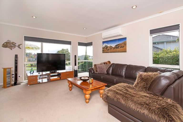 Photo of property in 8 Moycullien Lane, East Tamaki Heights, Auckland, 2016