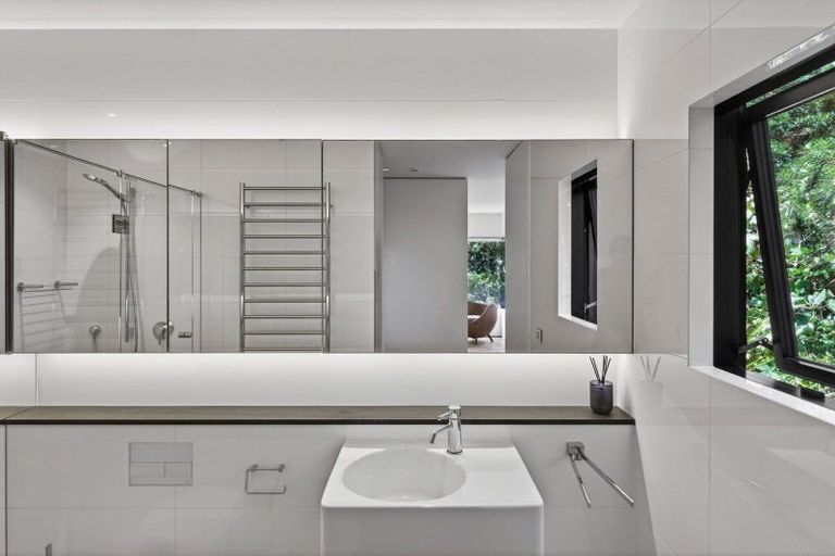 Photo of property in 34 Arapito Road, Titirangi, Auckland, 0604