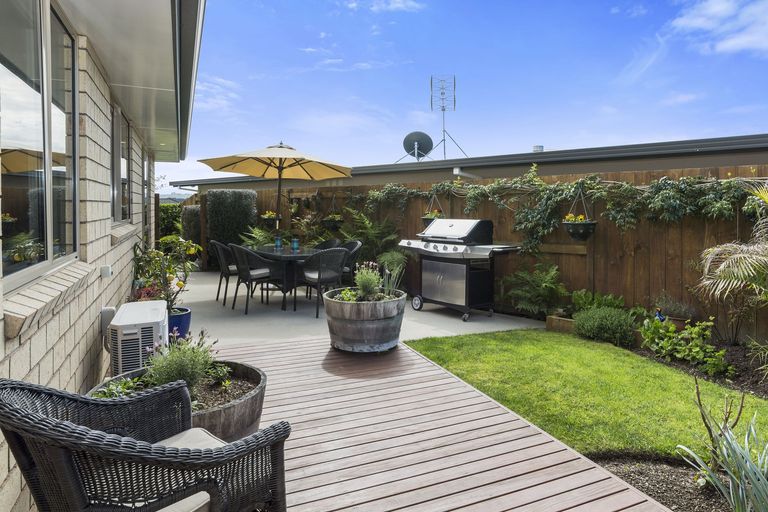 Photo of property in 2 Mortlake Heights, Pyes Pa, Tauranga, 3112