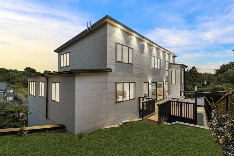 Photo of property in 28a Oliver Twist Avenue, Mellons Bay, Auckland, 2014