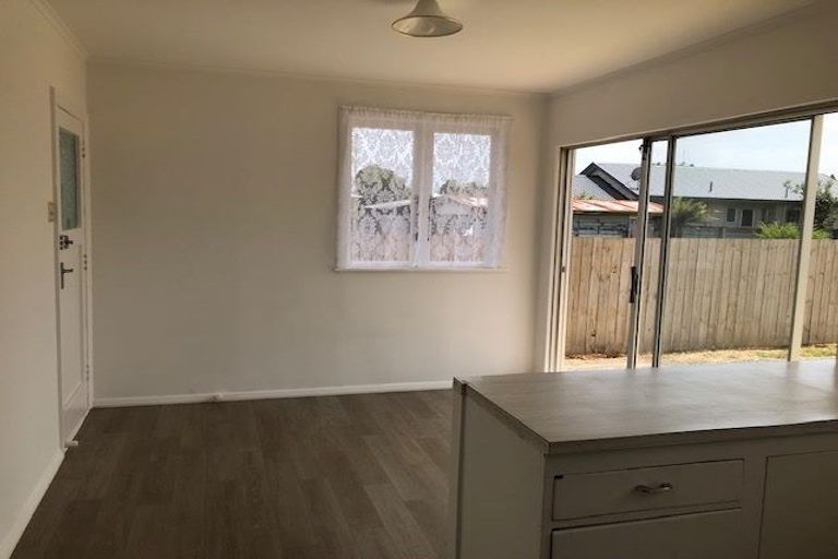 Photo of property in 25 Hill Crescent, Papakura, 2110