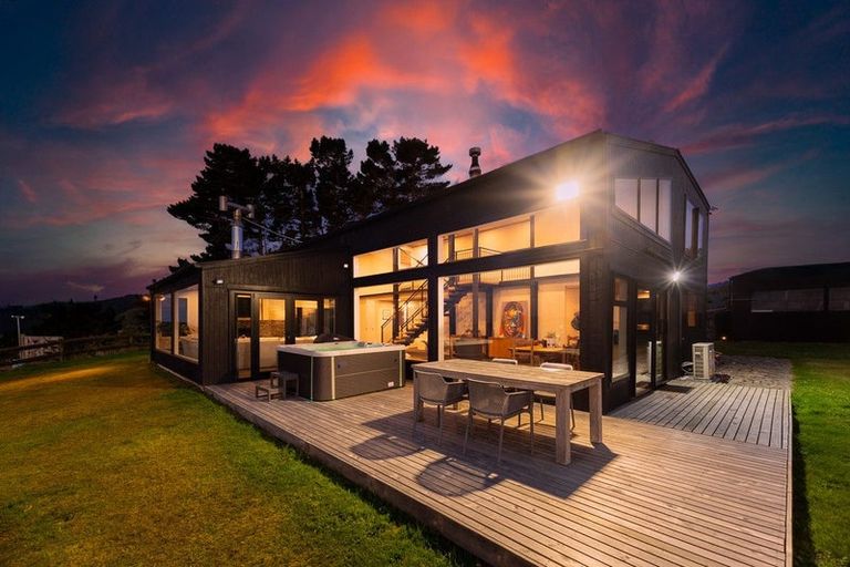 Photo of property in 198-200 Maungakotukutuku Road, Paraparaumu, 5032