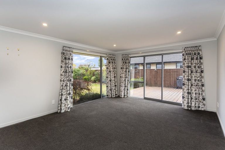 Photo of property in 17 Lloyds Close, Rolleston, 7614
