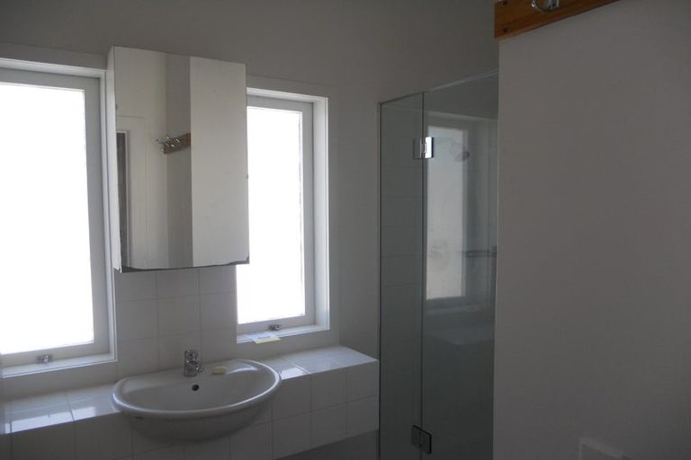 Photo of property in 128 Calliope Road, Stanley Point, Auckland, 0624