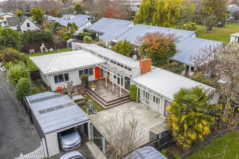 Photo of property in 182 Main North Road, Redwood, Christchurch, 8051