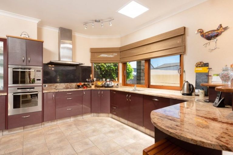 Photo of property in 10 Fairway Avenue, Mount Maunganui, 3116