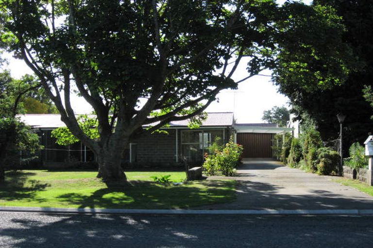Photo of property in 9 Selwyn Street, Leeston, 7632