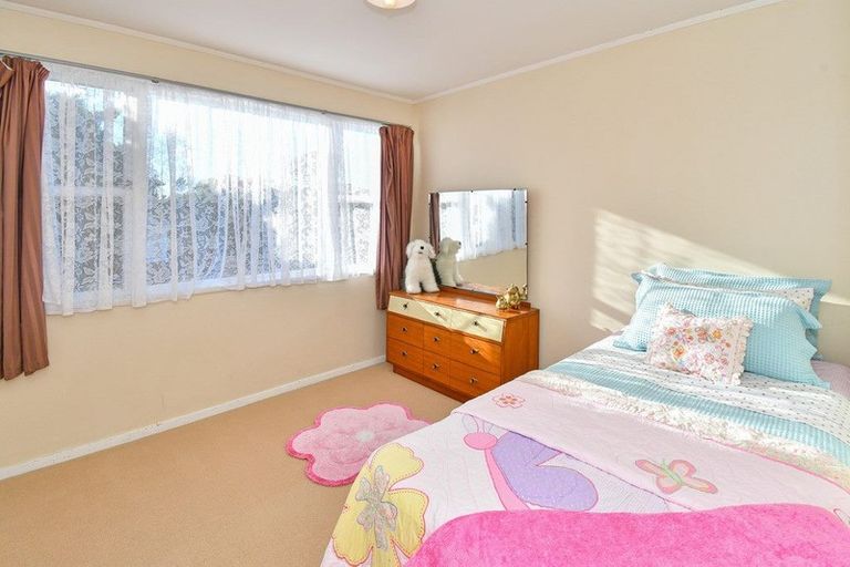 Photo of property in 14 Valencia Place, Manurewa, Auckland, 2102