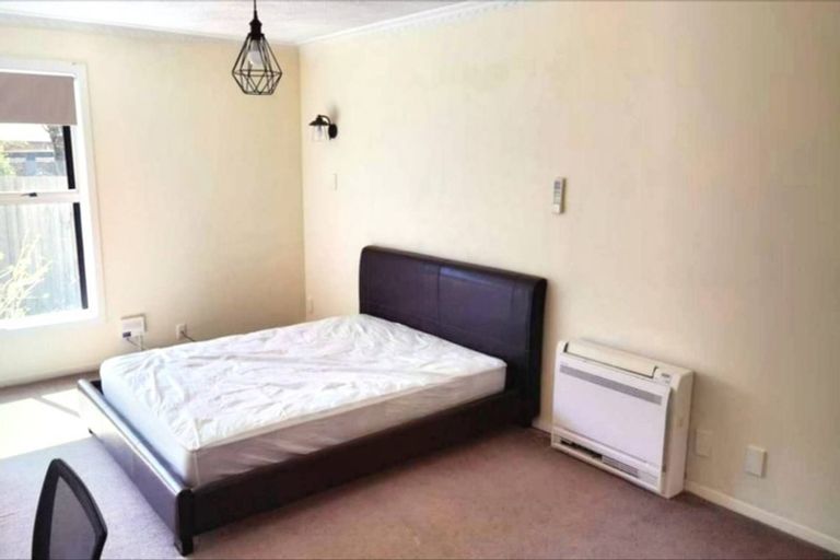 Photo of property in 19 Solway Avenue, Ilam, Christchurch, 8041