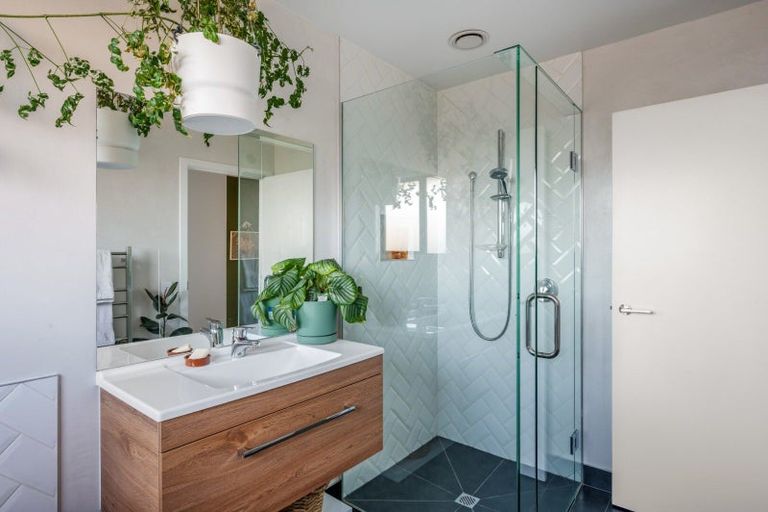 Photo of property in 9 Sarges Way, Lake Hawea, Wanaka, 9382