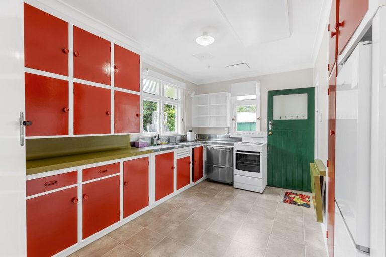 Photo of property in 70 Jickell Street, Hokowhitu, Palmerston North, 4410