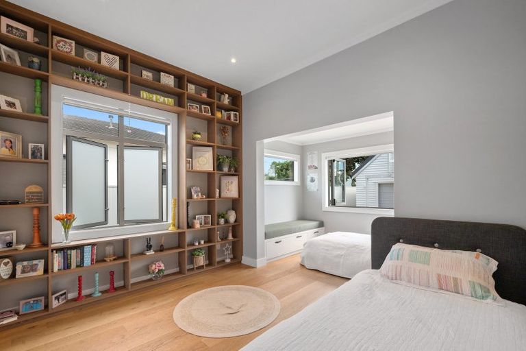 Photo of property in 51 Milford Road, Milford, Auckland, 0620