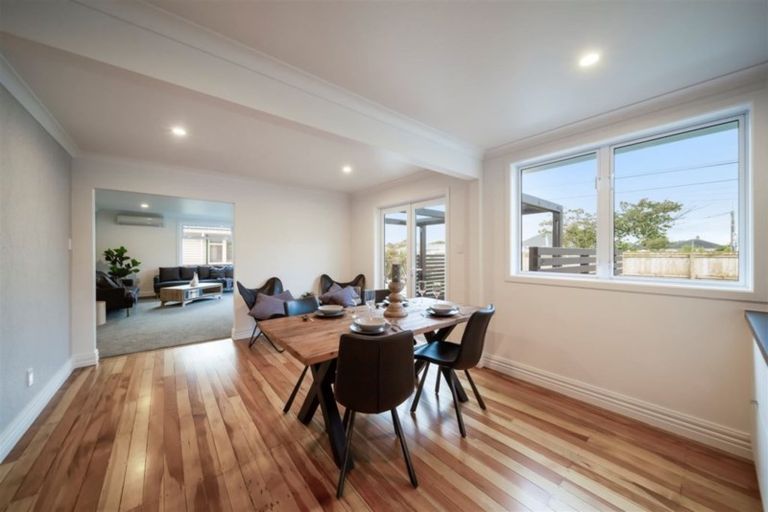 Photo of property in 273 South Road, Hawera, 4610