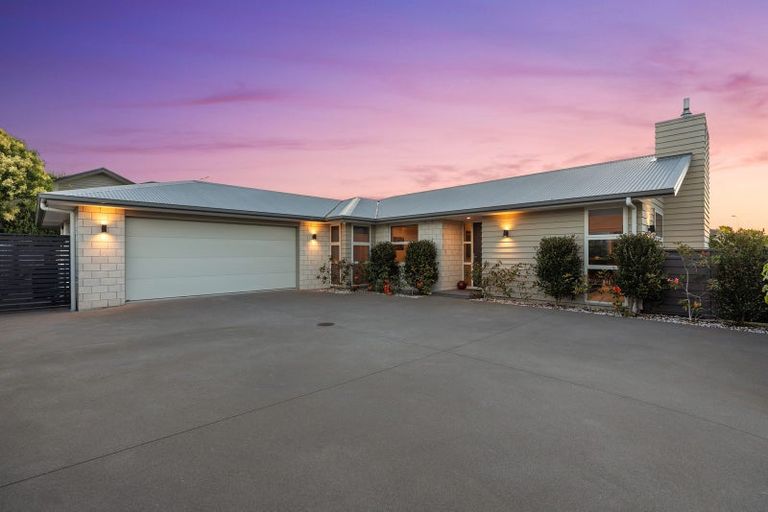 Photo of property in 27 Bertrowe Drive, Ohauiti, Tauranga, 3112